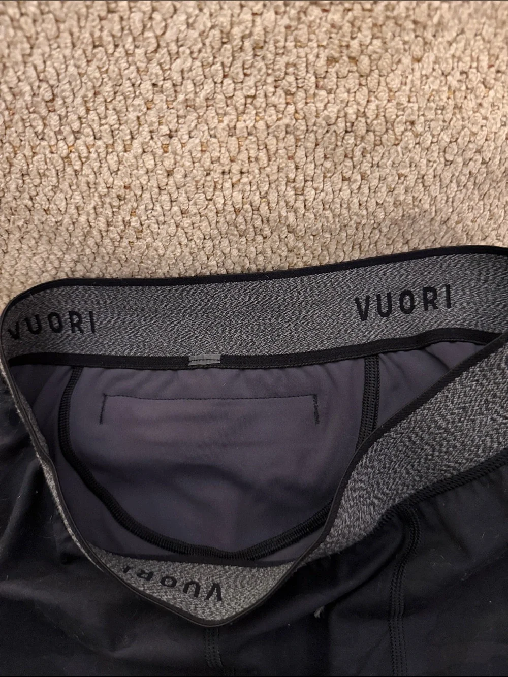 Vuori Men's Black Camo running tight